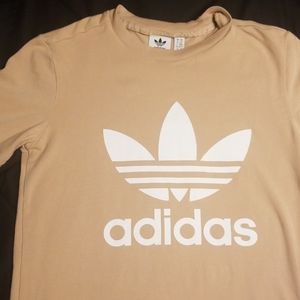 LIKE NEW ADIDAS TEE